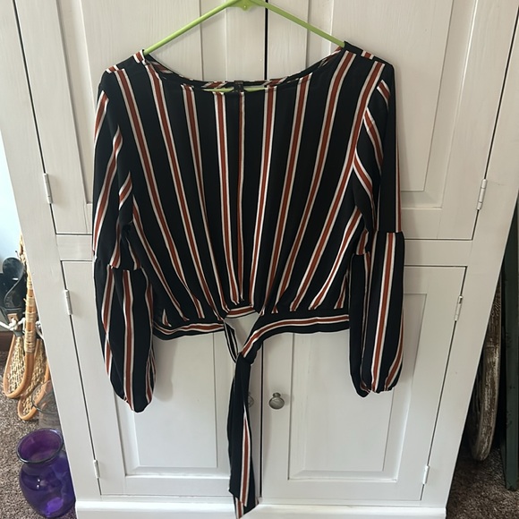 Mine Women’s Long Sleeve Black Burgundy Striped Blouse with Tie Size Large - Picture 3 of 4